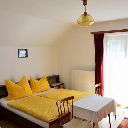 Gaestehaus Santer *